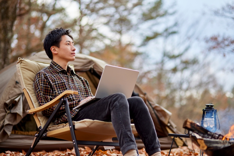 Swiftエンジニアがフルリモート正社員として働くイメージ