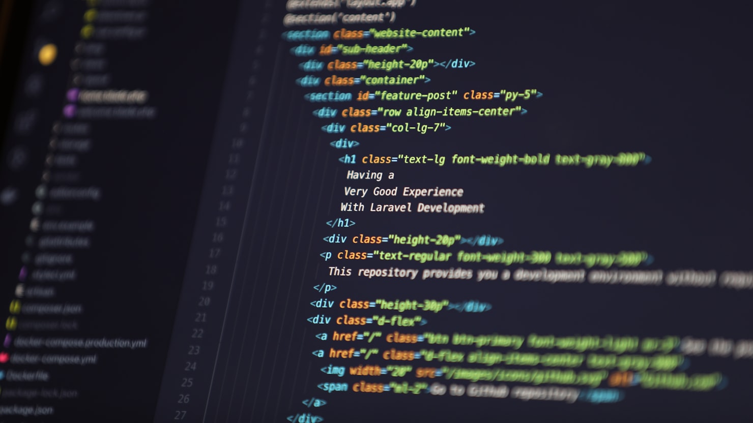 HTML5のマークアップが表示された画面